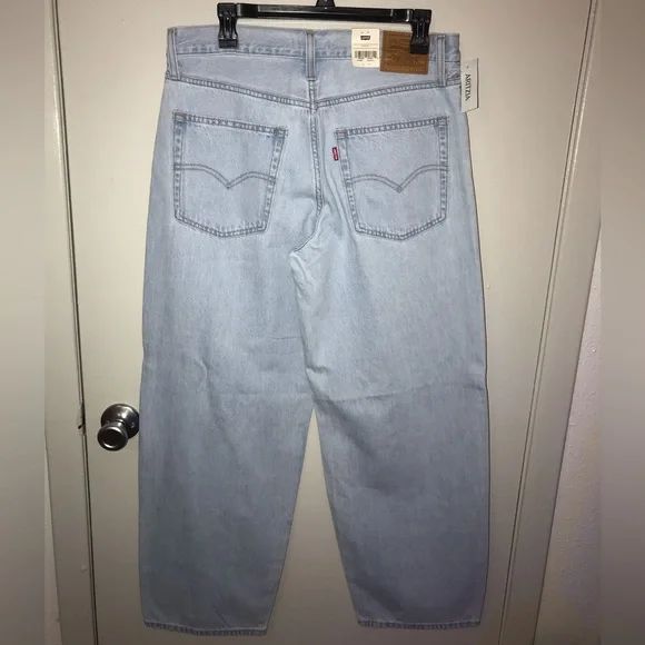Aritzia Levi’s Baggy Dad Jeans - Picture 4 of 10